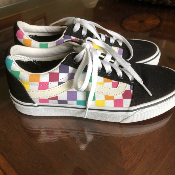 Vans - Picture 4 of 6